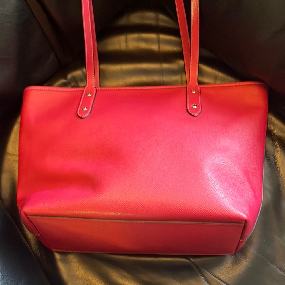 Coach Pink Berry Leather Tote with Gold Emblem - Picture 4 of 12